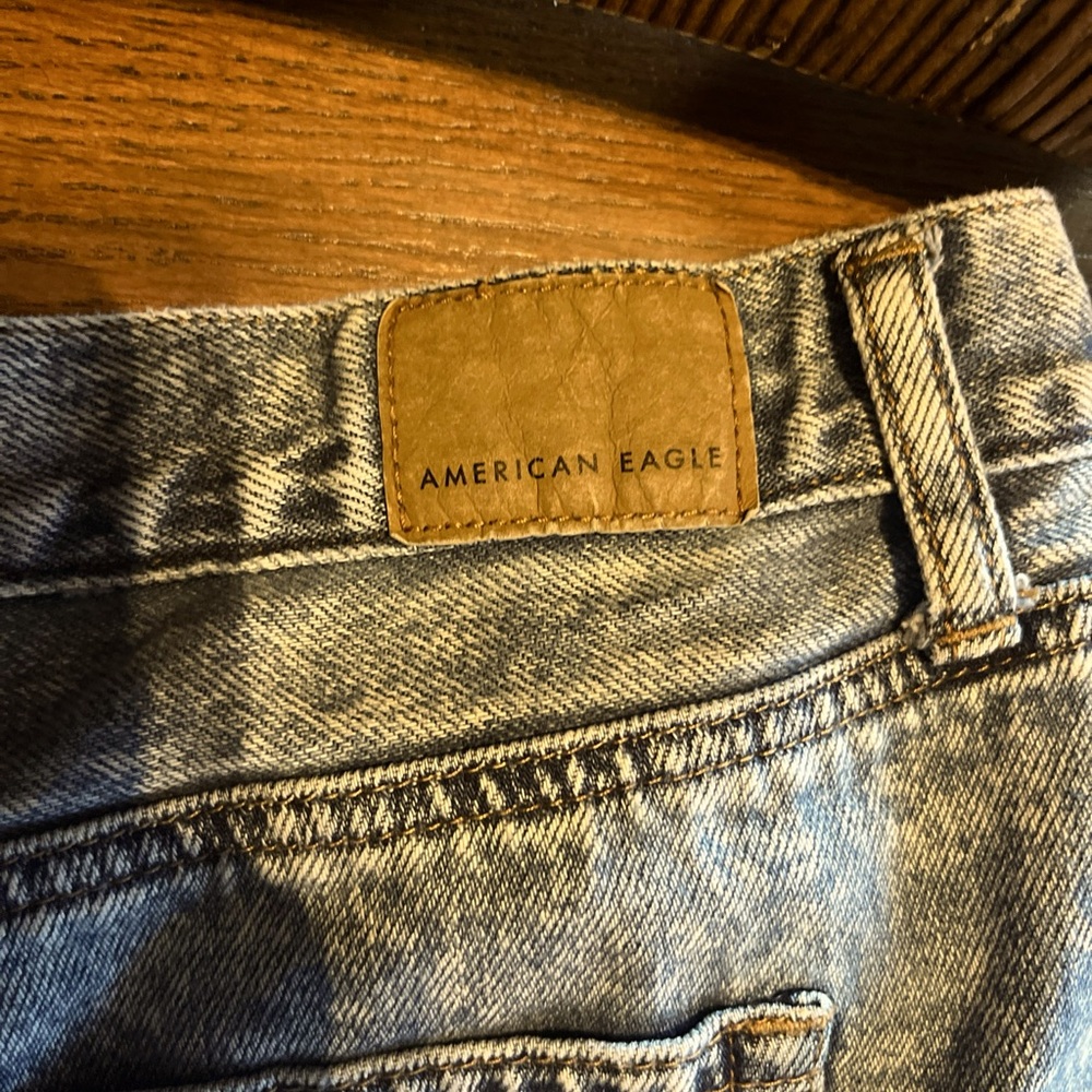 American Eagle Outfitters Women's Size 14 Acid Wash Cuffed Denim Mom Shorts
